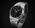 Kronberg Classic Japanese Quartz watch — side profile, stainless steel bracelet detail